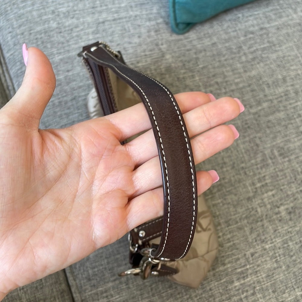 ***SOLD***Vintage Coach Wristlet - Picture 5 of 7